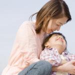 口唇ヘルペスは赤ちゃんにうつる病気なの？見分け方と予防法